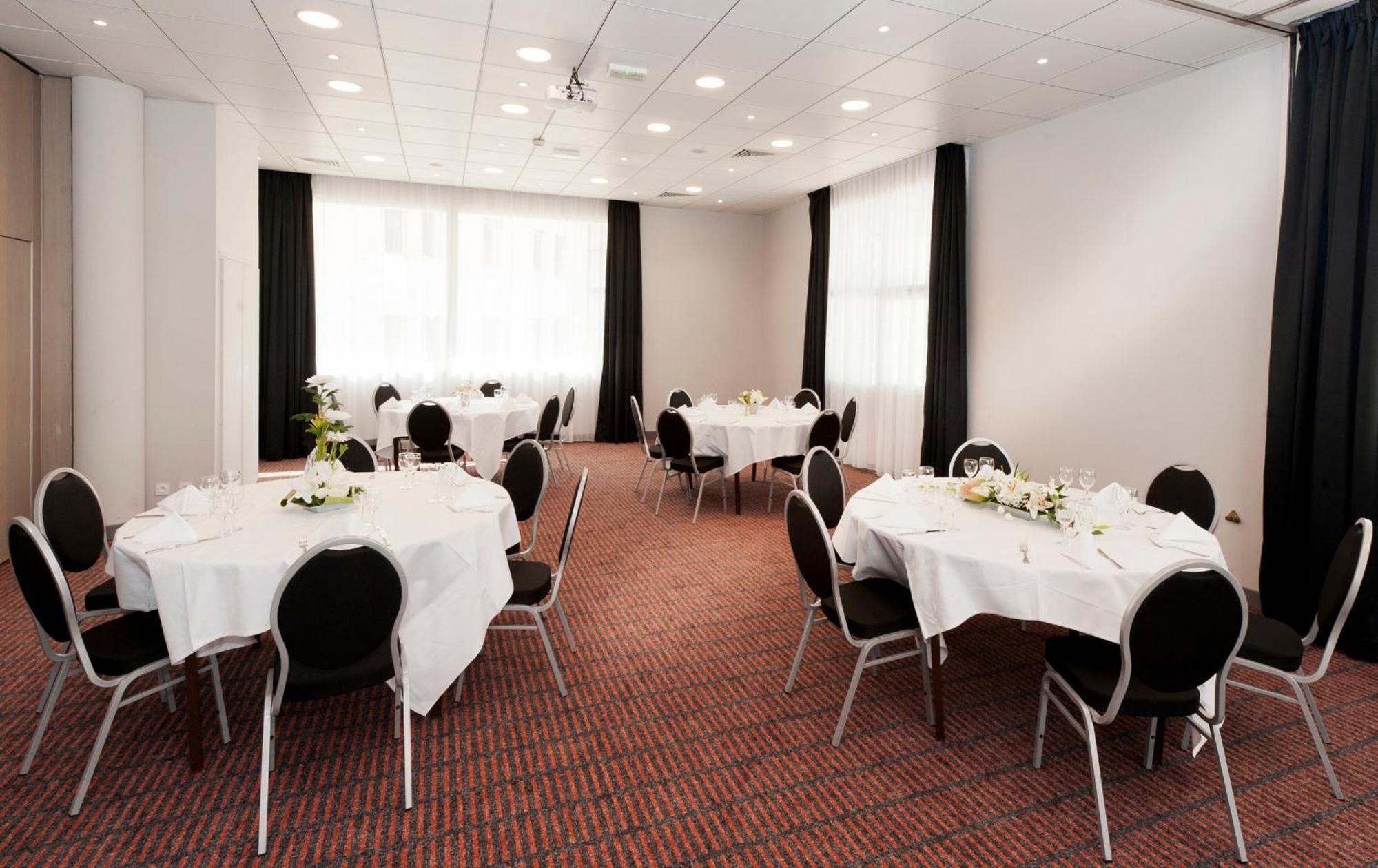 Holiday Inn Toulon City Centre By Ihg Exterior foto