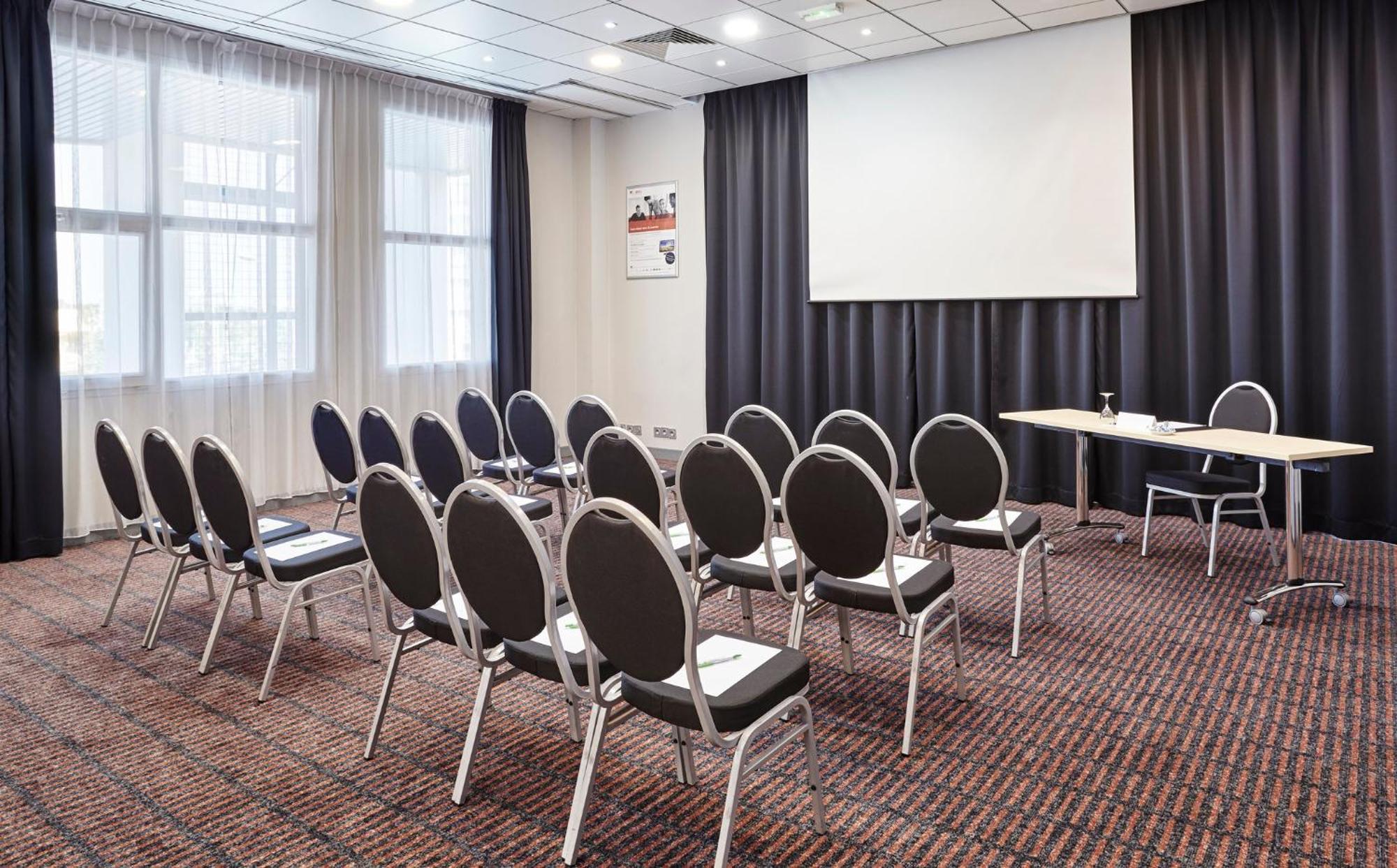 Holiday Inn Toulon City Centre By Ihg Exterior foto