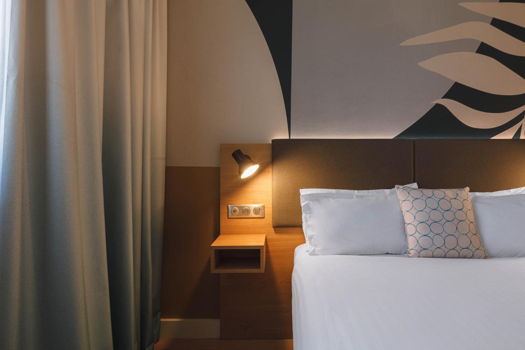 Holiday Inn Toulon City Centre By Ihg Exterior foto