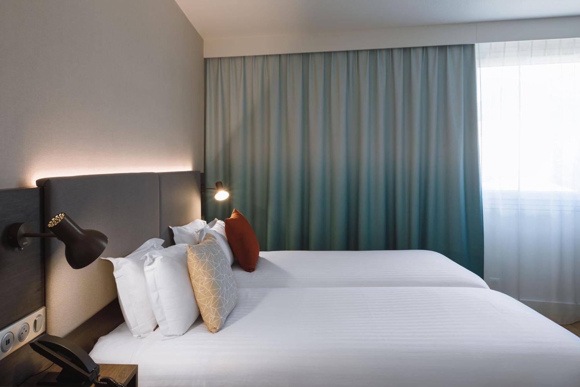 Holiday Inn Toulon City Centre By Ihg Exterior foto